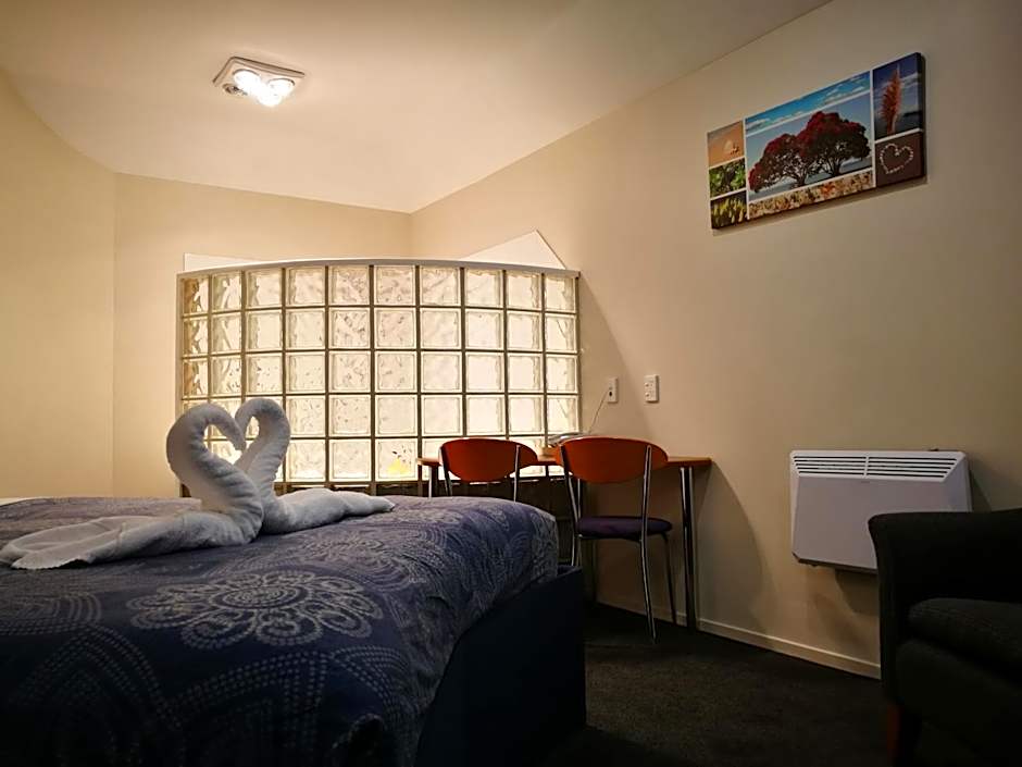 Airport Birches Motel