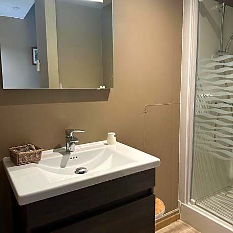 Standard Single Room with Shower