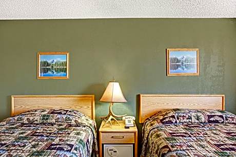 Queen Room with Two Queen Beds - Non-Smoking