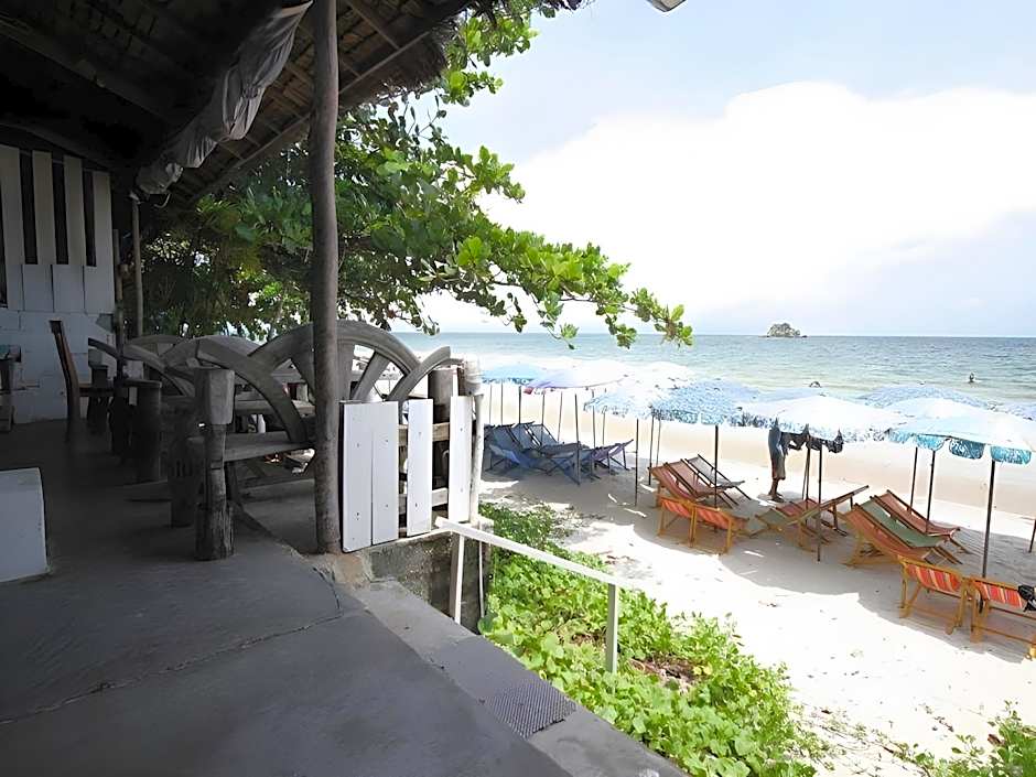 Pimpimarn Beach Hotel