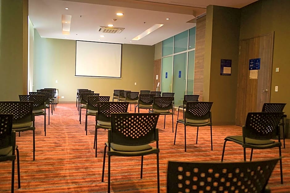 Hampton Inn By Hilton Valledupar