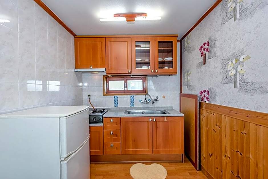 Gyul Hyanggi Pension