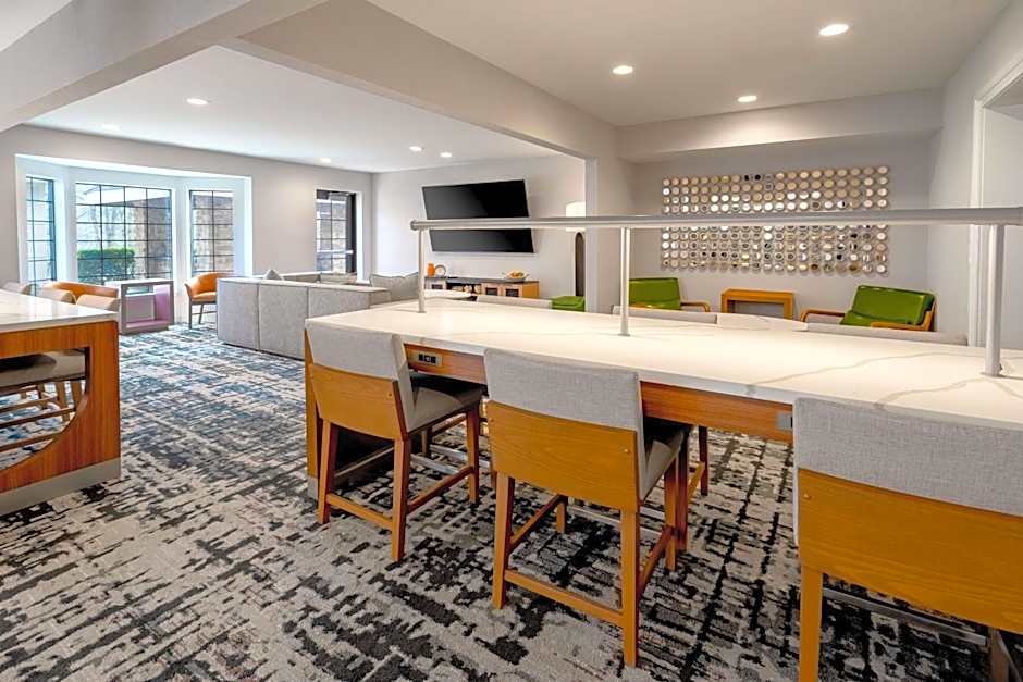 Homewood Suites by Hilton Eatontown