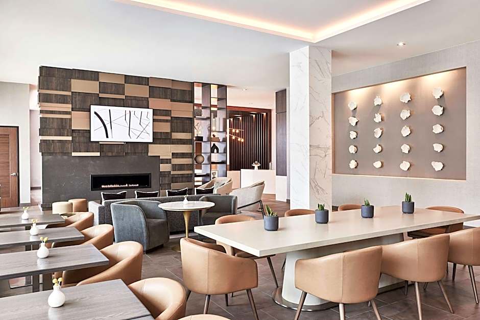 AC Hotel by Marriott Columbus Downtown