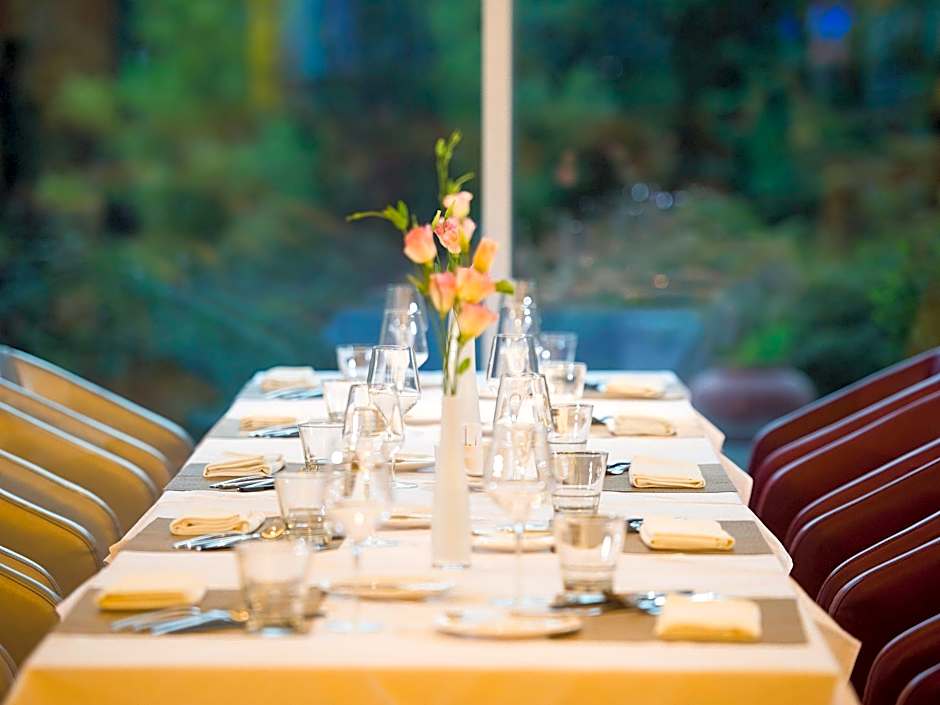 Pullman Linyi Lushang Hotel