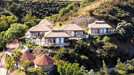 Hotel Selwo Lodge - Animal Park Tickets Included