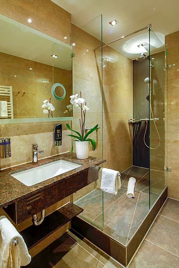 Tiptop Hotel Burgschmiet Garni