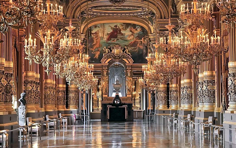 Canary Riverside Plaza Hotel