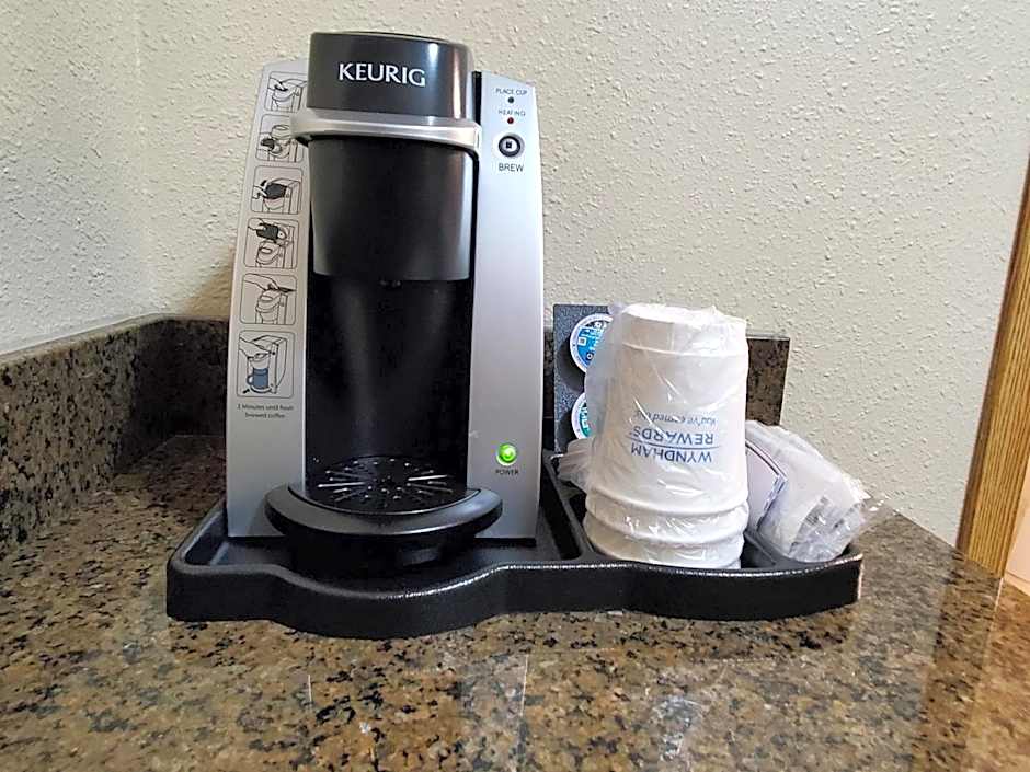 Super 8 by Wyndham Edmonton International Airport