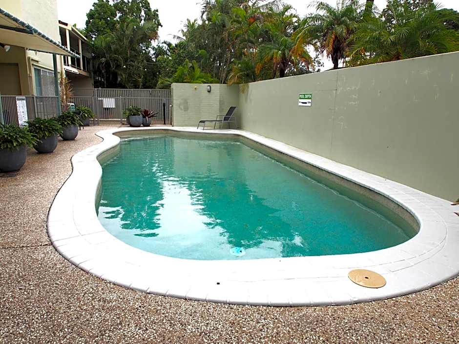 Le Court Villas