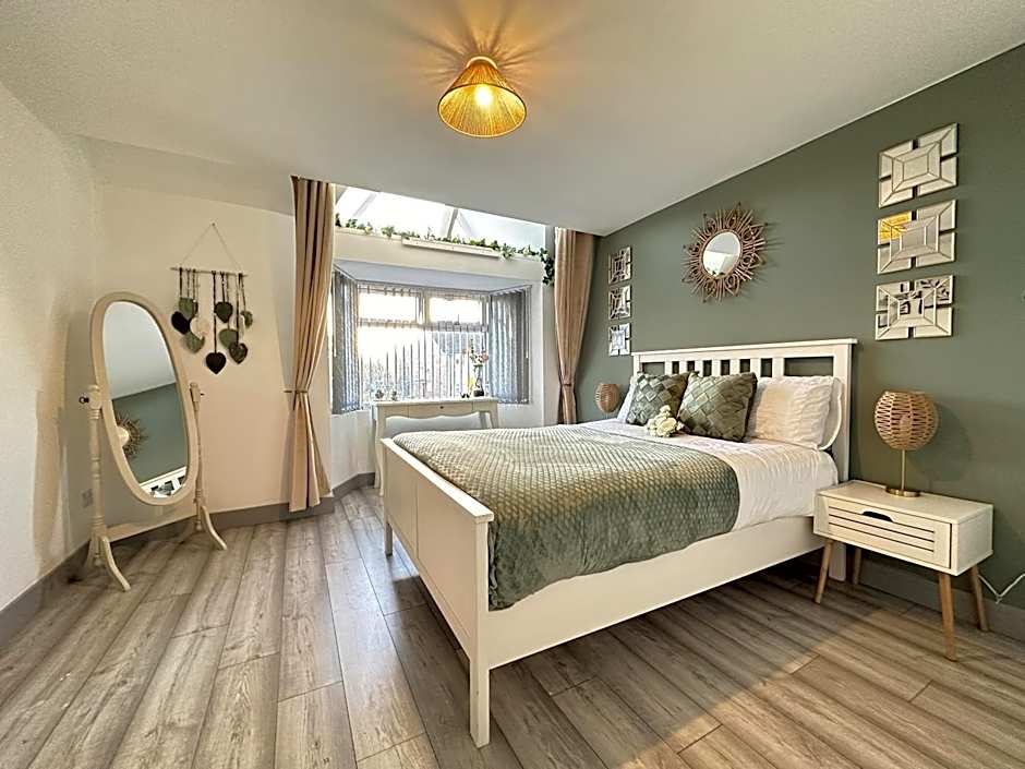 Lilypad Suite - Near NEC Centre, BHX airport, HS2 & Resort World