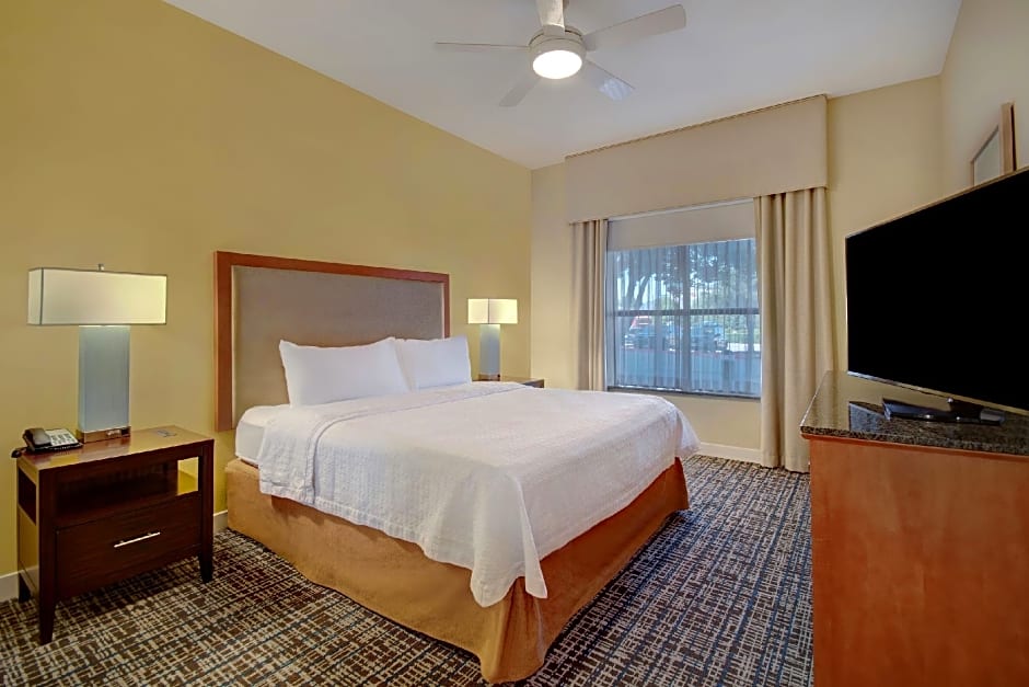 Photo 1 of 10 of 1 King Bed Suite, Hearing/Mobility Accessible, Bathtub