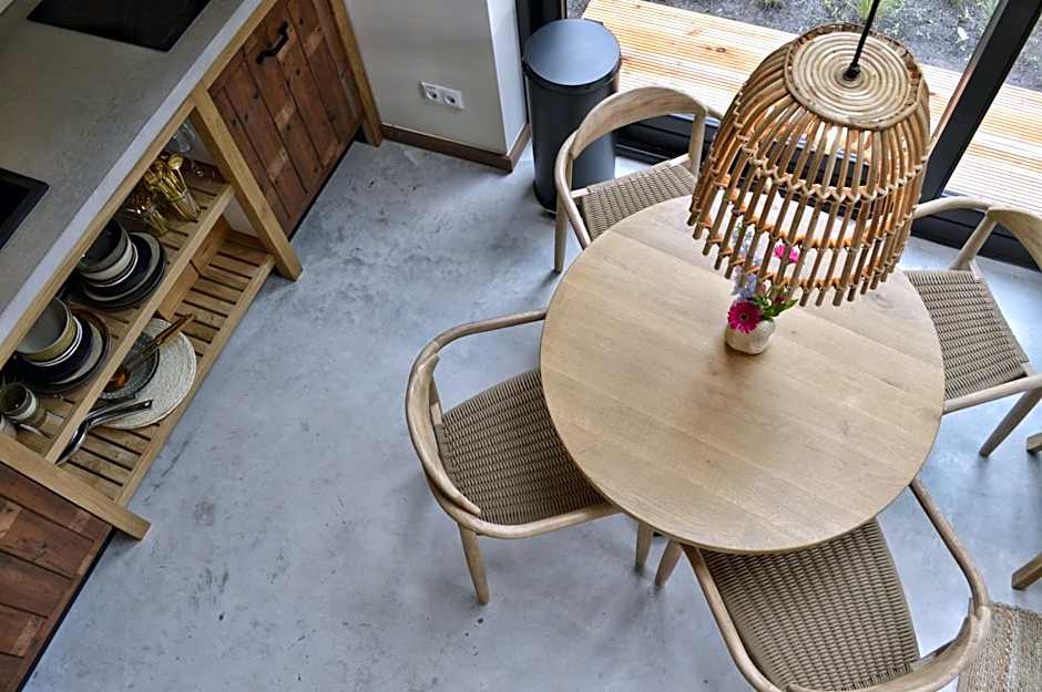 Van Heeckeren Apartments & Suites Buren