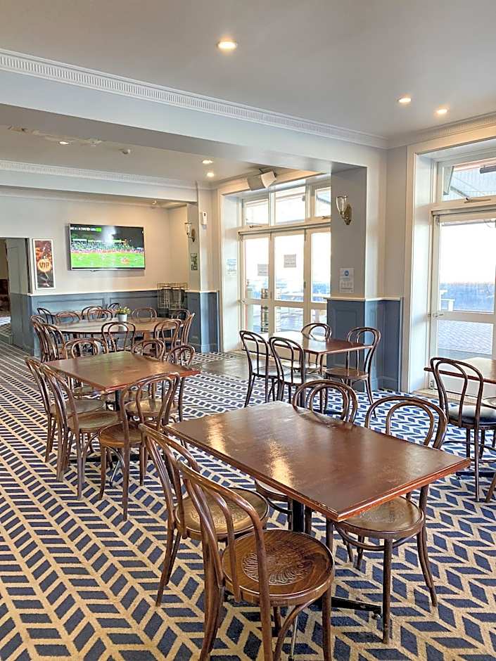 Romano's Hotel & Suites Wagga Wagga