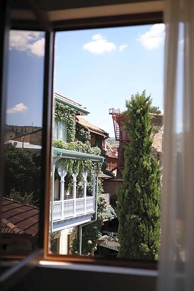 Mukhrantubani Boutique Hotel