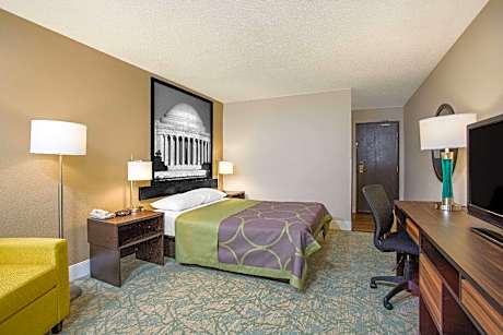 1 Queen Bed Mobility Accessible Room Smoking