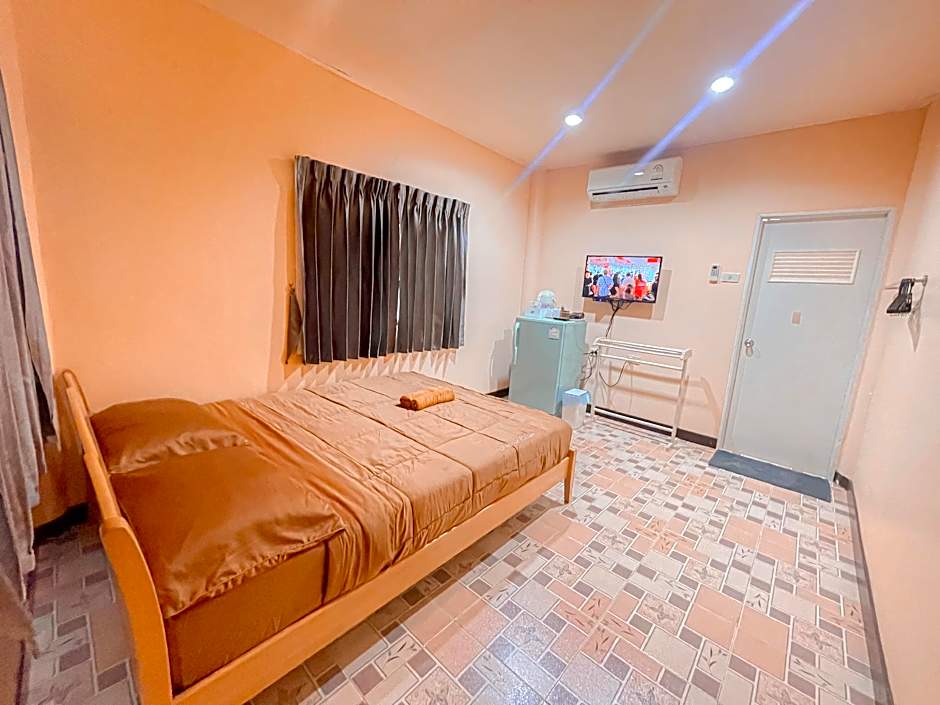 Three Mangoes At Kohlarn 