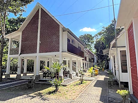 Capital O 92612 Penginapan D'alas Purwo & BeachNearPadang Savana Sadengan