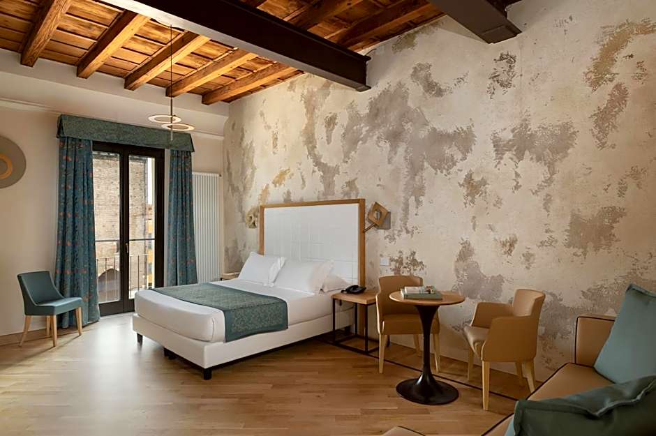 Cà Uberti Palace Hotel