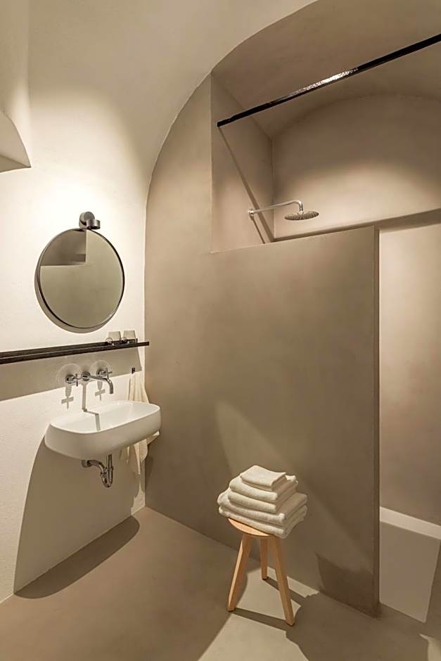 April1550 Boutique Hotel