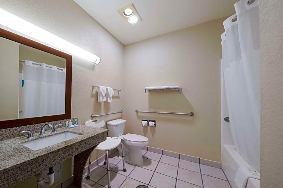 Quality Inn & Suites Terrell