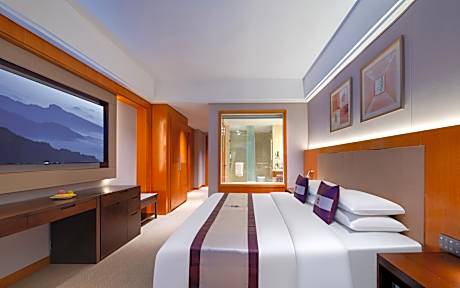 Deluxe King Room with View