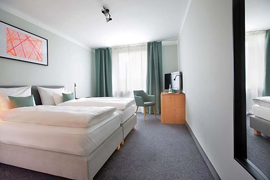 Hotel Rotkreuzplatz