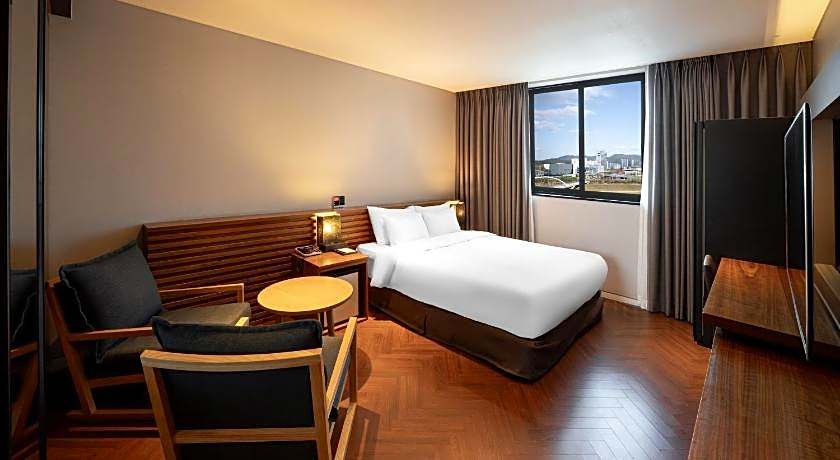 Golden Business Hotel