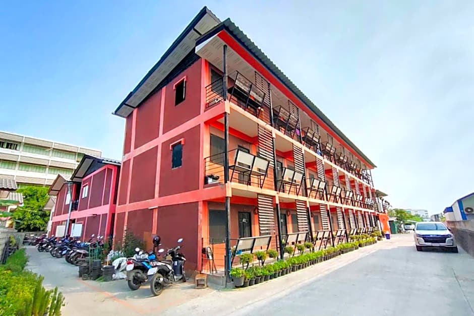 OYO 560 Chang Hostel Suvarnabhumi