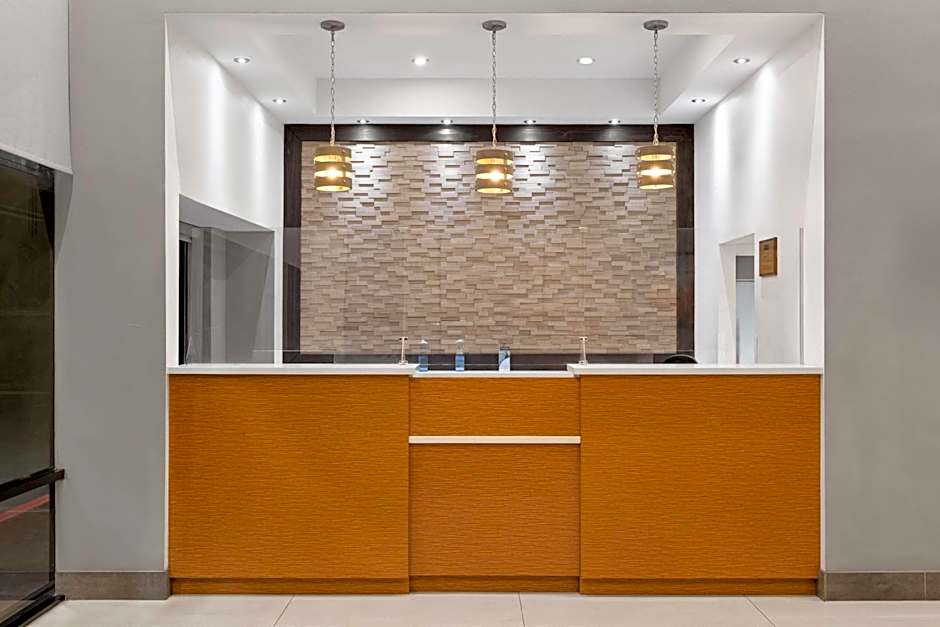 Travelodge Inn & Suites by Wyndham Anaheim on Disneyland Dr