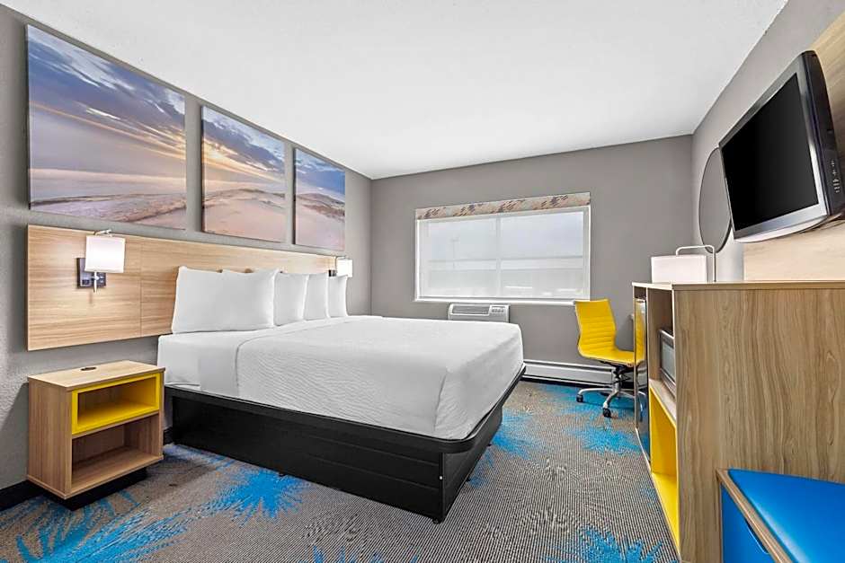 Days Inn by Wyndham La Crosse