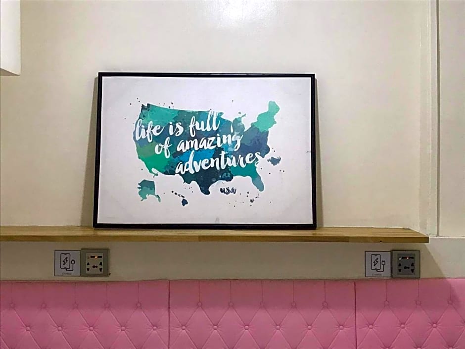 CHE & JAMES FEMALE GUEST House COLON, CEBU