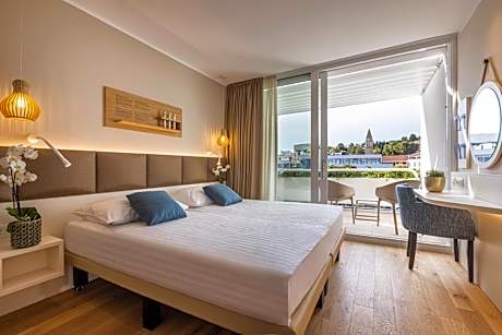 Superior Double or Twin Room with Extra bed, Balcony and Harbor view