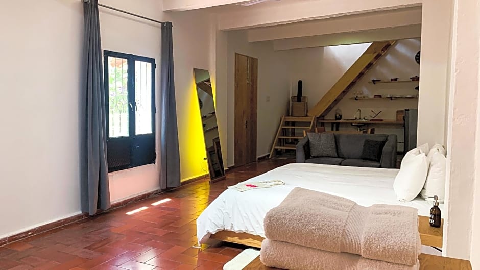 Agrado Guest House