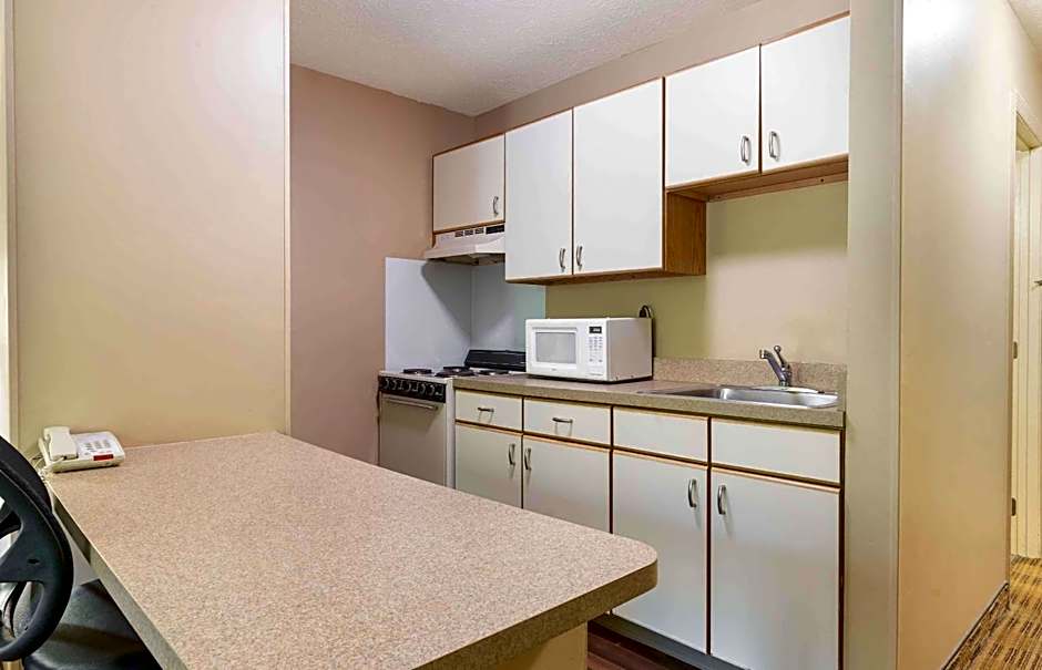 Extended Stay America Suites - Chicago - Lombard - Yorktown Center