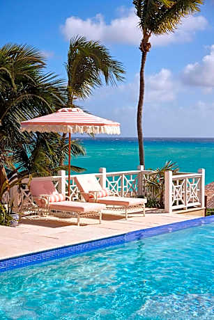 Coral Sands Hotel