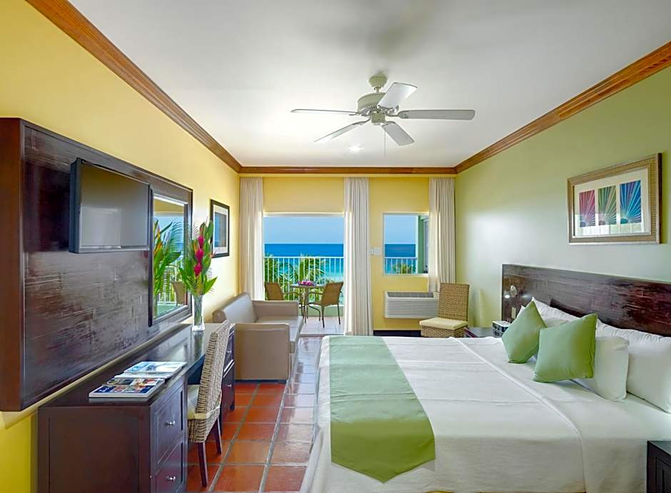 Coconut Court Beach Hotel