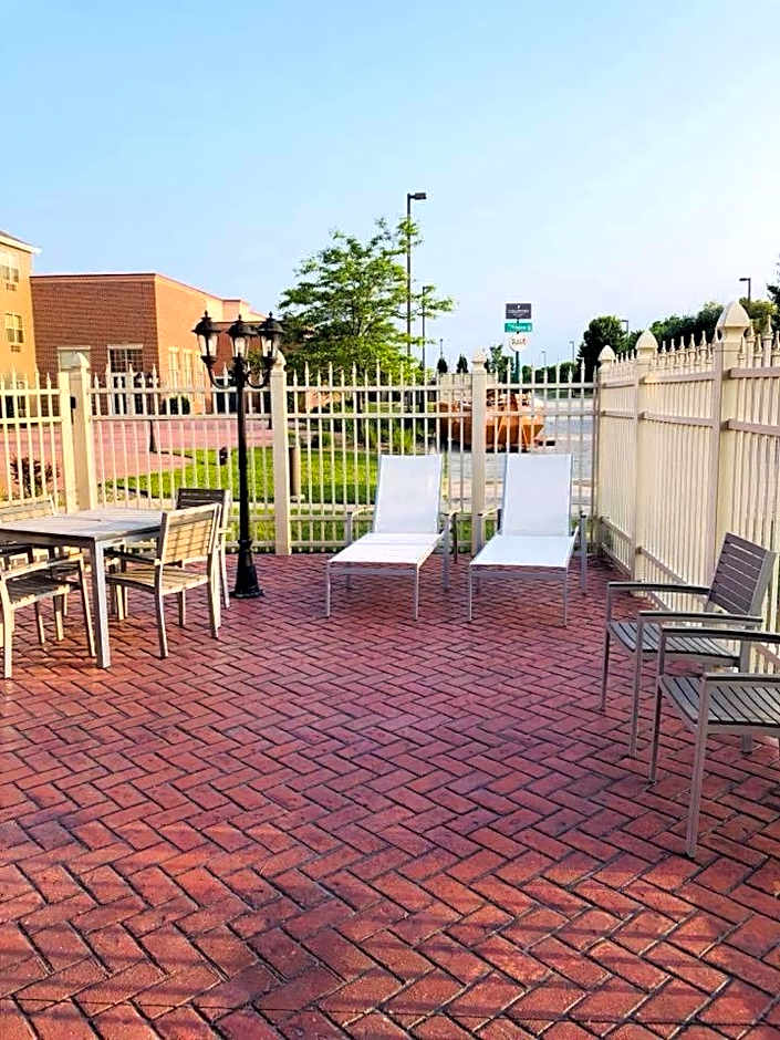 Country Inn & Suites by Radisson, Green Bay East, WI