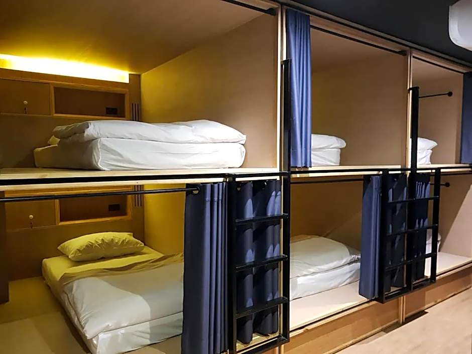 Borbaboom Phuket Poshtel & Hostel