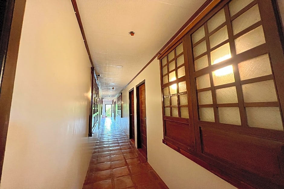 MC's L Transient House