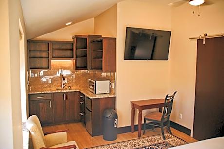 Deluxe King Studio