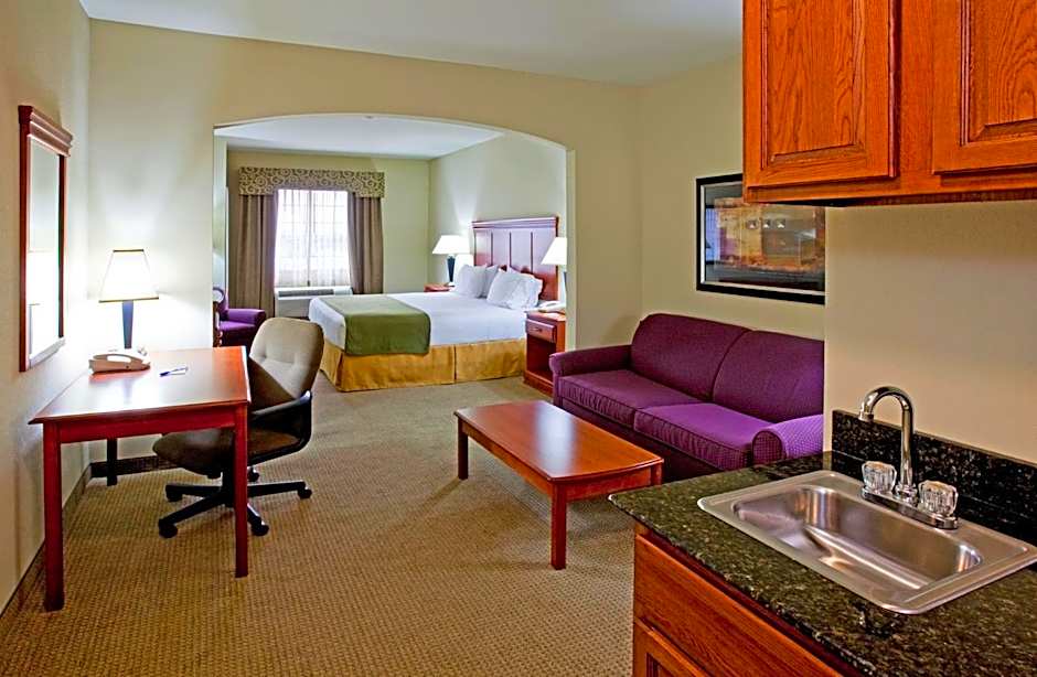 Holiday Inn Express Hotel and Suites Ada By IHG