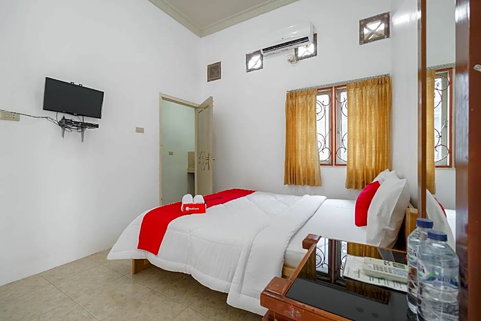 RedDoorz Syariah near Watervang Lubuk Linggau 2