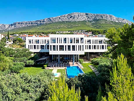 Hotel Salona Palace