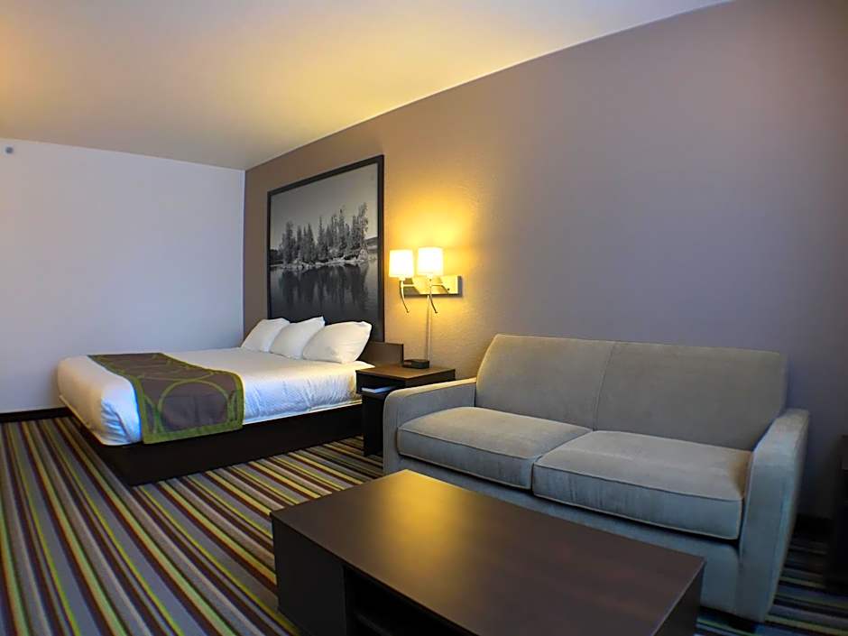 Super 8 by Wyndham Kenora