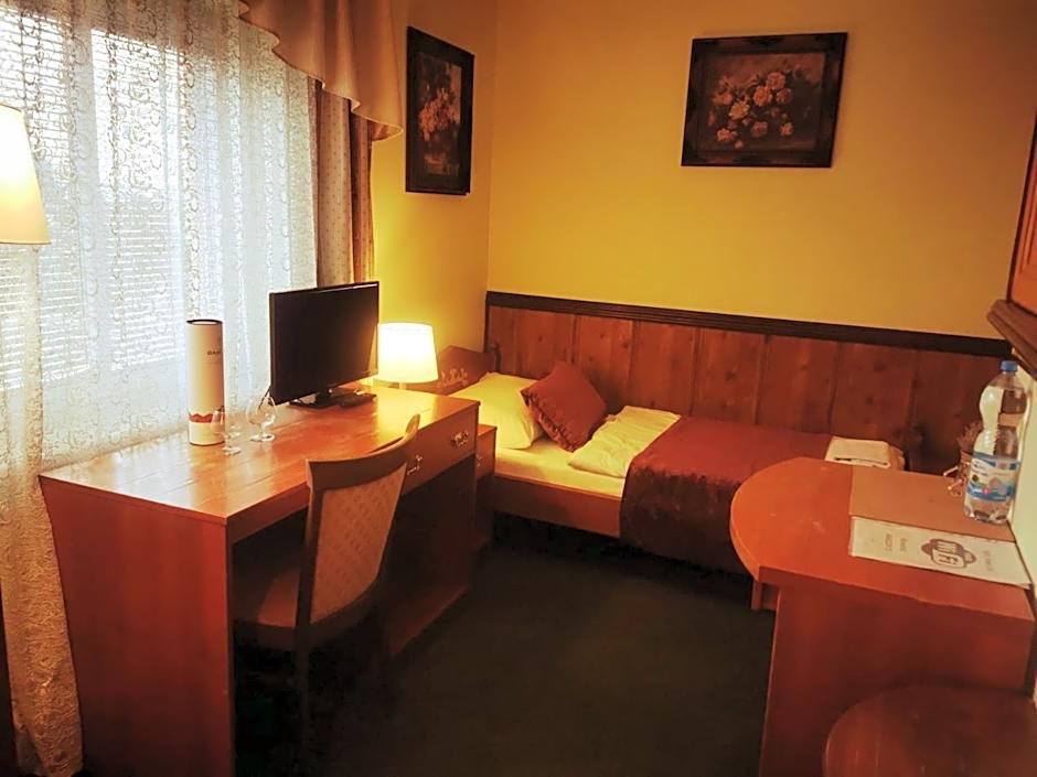 River Star Hotel