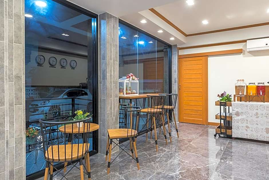 Suthep Home & Hostel