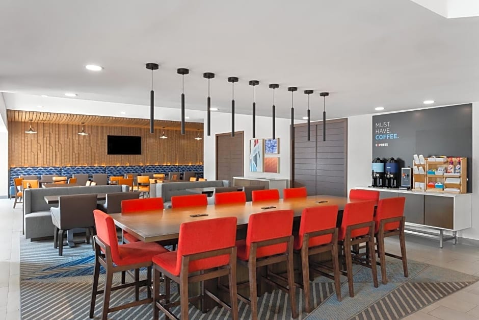 Holiday Inn Express Atlanta Airport - North, an IHG Hotel