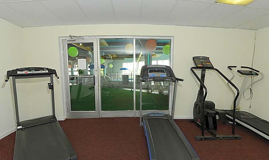 Howard Johnson by Wyndham Benton Harbor