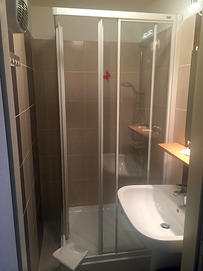 Jázmin panzió bőséges reggelivel közös konyhával a centrumban